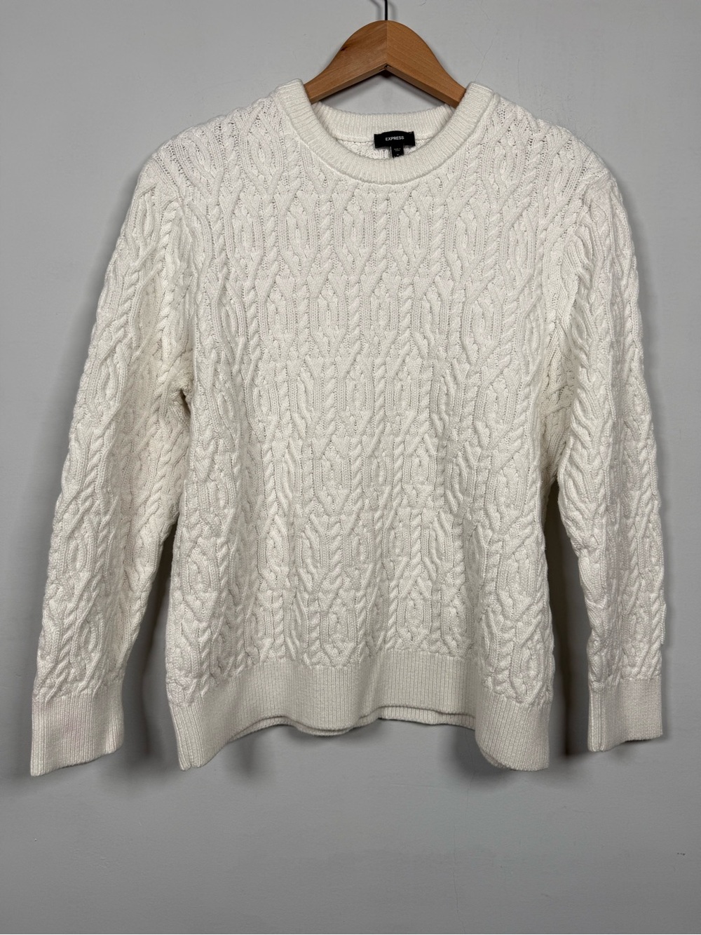 Express White Stitch Cable Knit Crew Neck Sweater Size L Great Condition
